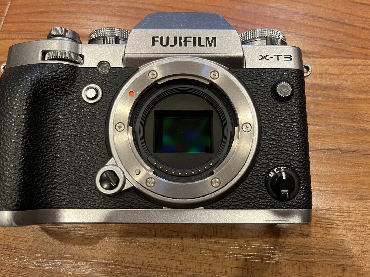 Fujifilm X-T3 26.1MP Mirrorless Digital Camera (Silver Body) – Only 1,000 Shutter Count