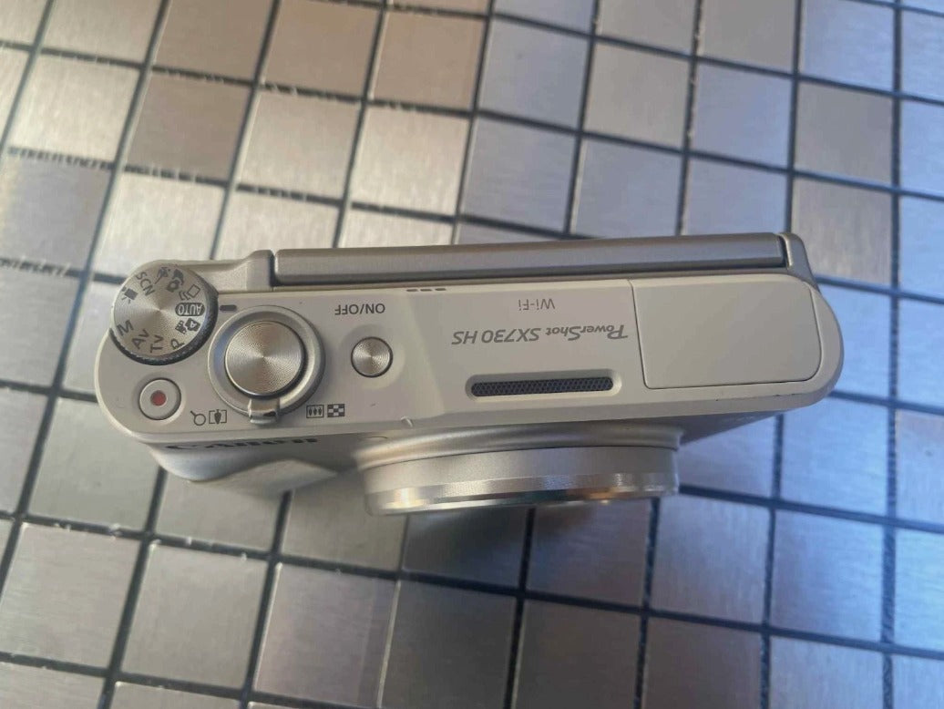 Canon PowerShot SX730 HS 20.3MP Digital Camera – Silver – Works Perfect