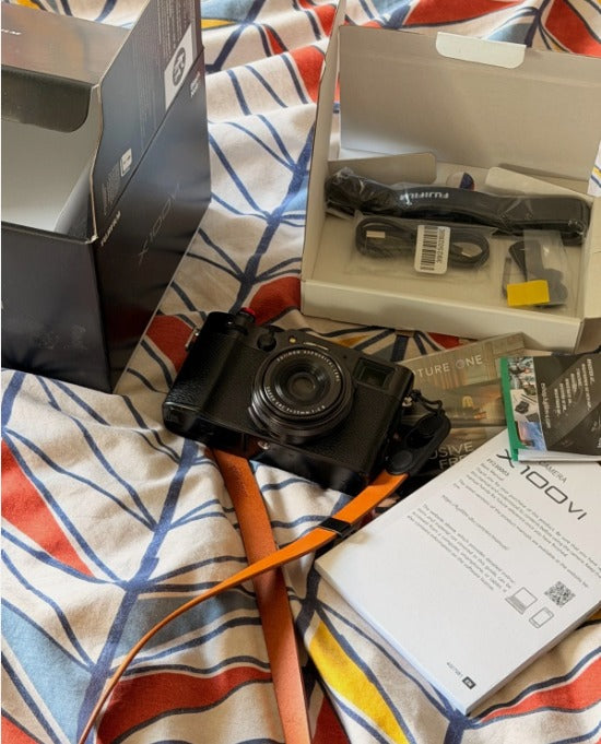 Fujifilm X100VI Black digital camera and box in immaculate condition