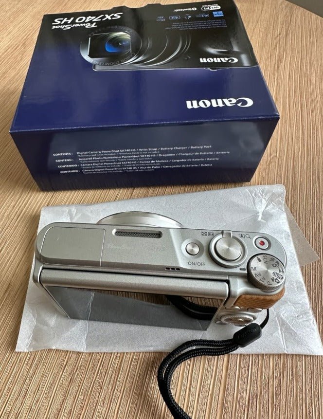 Canon PowerShot SX740 HS Compact Digital Camera 20.3MP – Silver