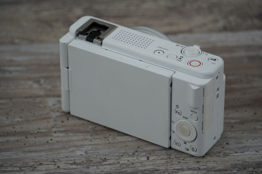 Sony ZV 1F Vlog Camera for Content Creators and Vloggers White UNTESTED