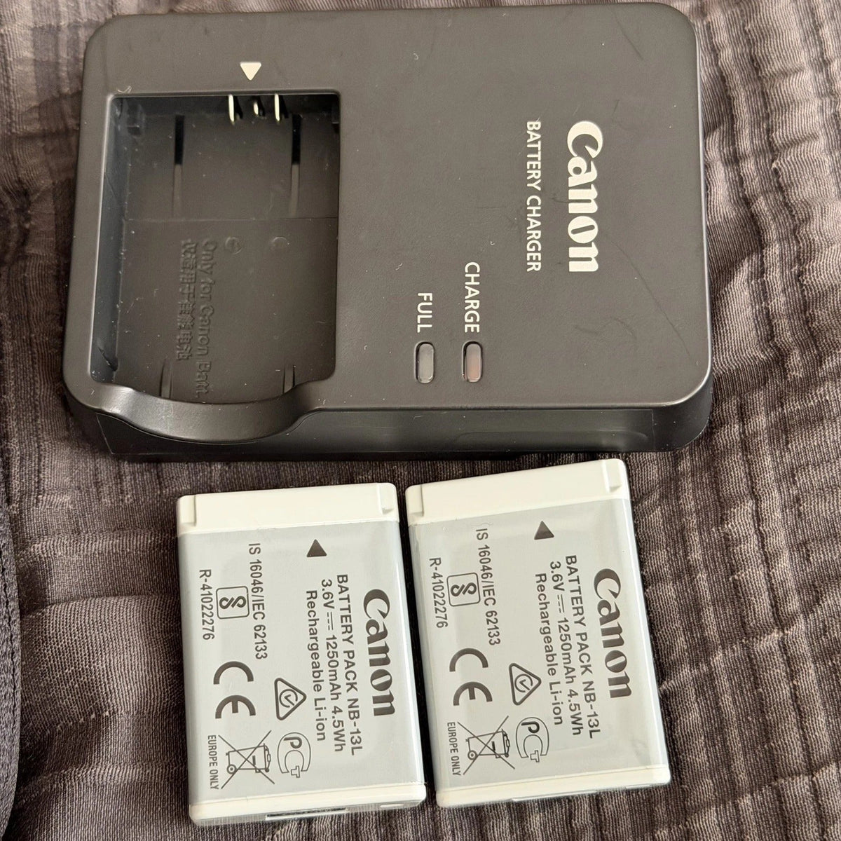 Canon PowerShot SX730 HS Digital Camera Bundle – Case, Charger & 2 Batteries Included