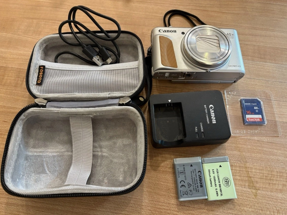 Canon PowerShot SX740 HS Digital Camera – Silver – With Accessories & Extras