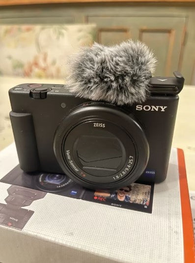 Sony ZV-1 Vlogging Camera Compact Digital Camera – Like New