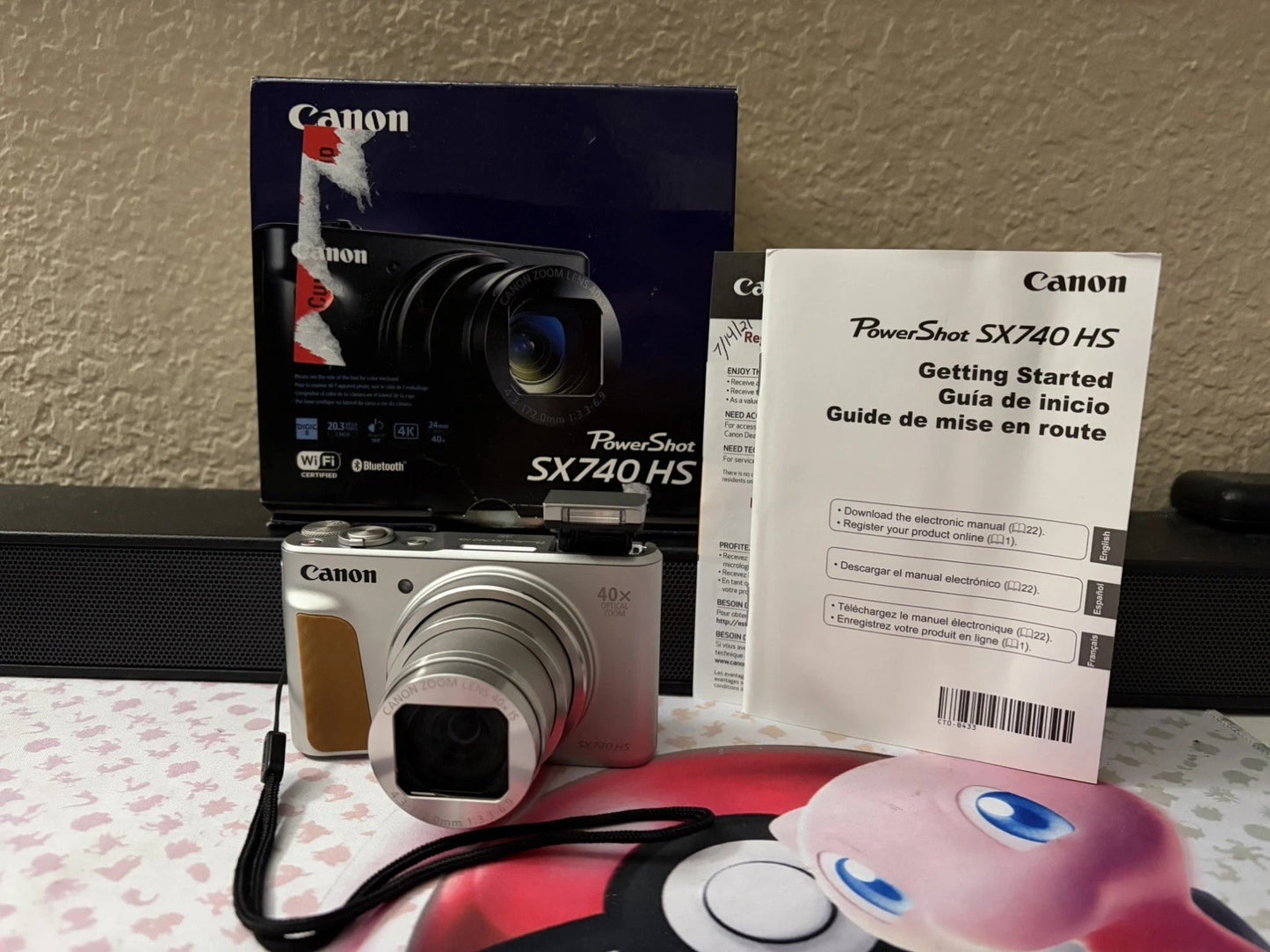Canon PowerShot SX740 HS 20.3MP Silver Digital Camera Optical Zoom 40x