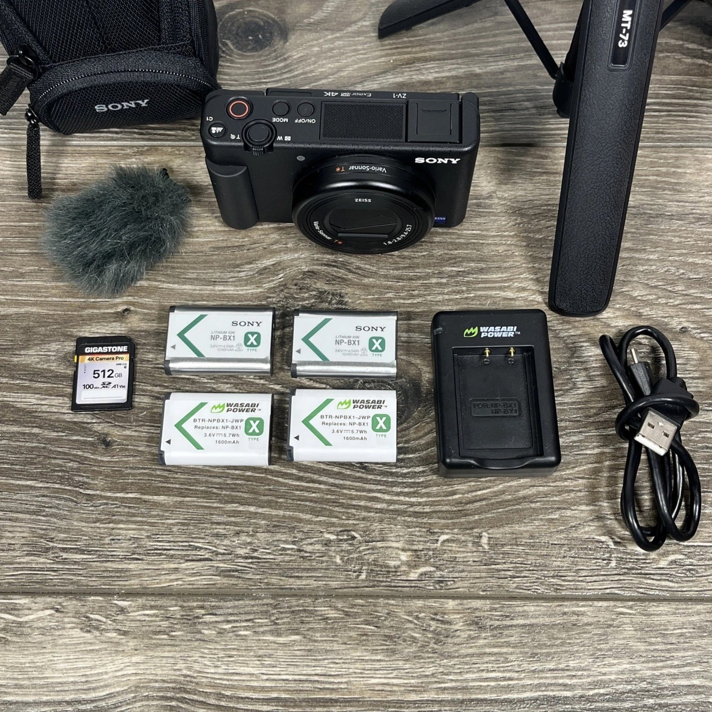 Sony ZV-1 Digital Camera 20.1MP 4K Vlog Zeiss Lens + Stand, Batteries, Charger
