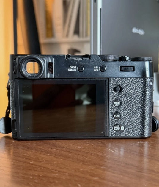 Fujifilm X100VI Black digital camera and box in immaculate condition