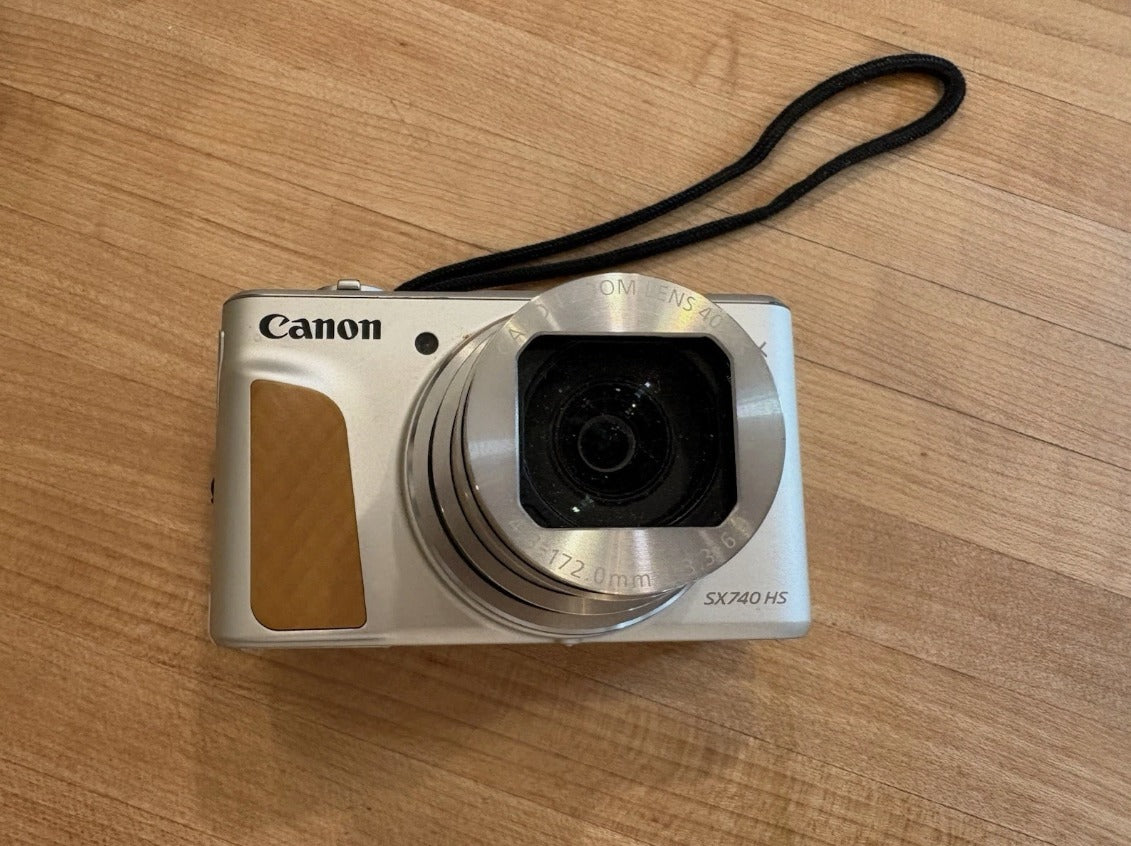 Canon PowerShot SX740 HS Digital Camera – Silver – With Accessories & Extras
