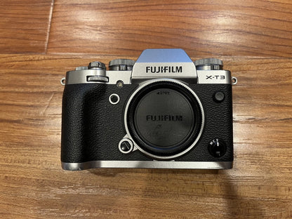Fujifilm X-T3 26.1MP Mirrorless Digital Camera (Silver Body) – Only 1,000 Shutter Count