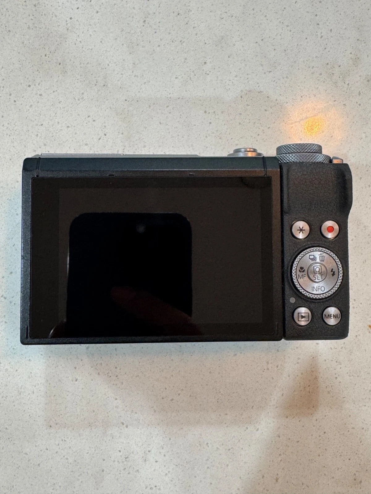 Canon PowerShot G7 X Mark III 20.1MP Point-and-Shoot Digital Camera – Silver