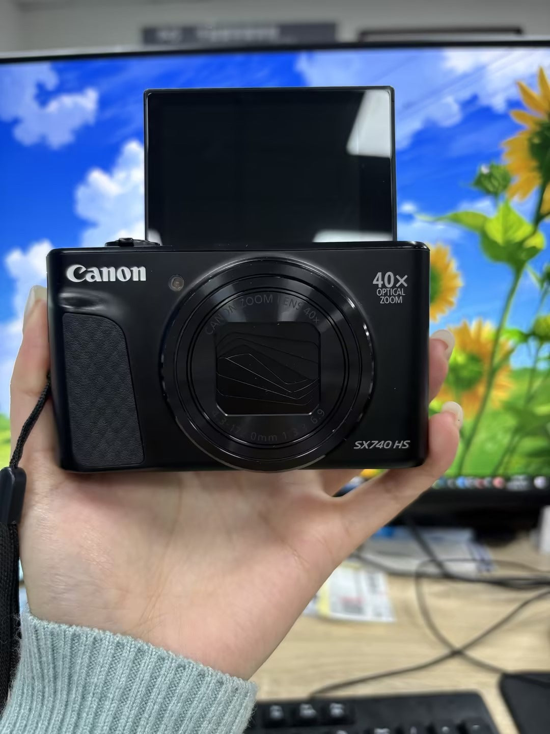 Canon PowerShot SX740 HS 20MP 40 x Zoom 4K Digital Point & Shoot Camera