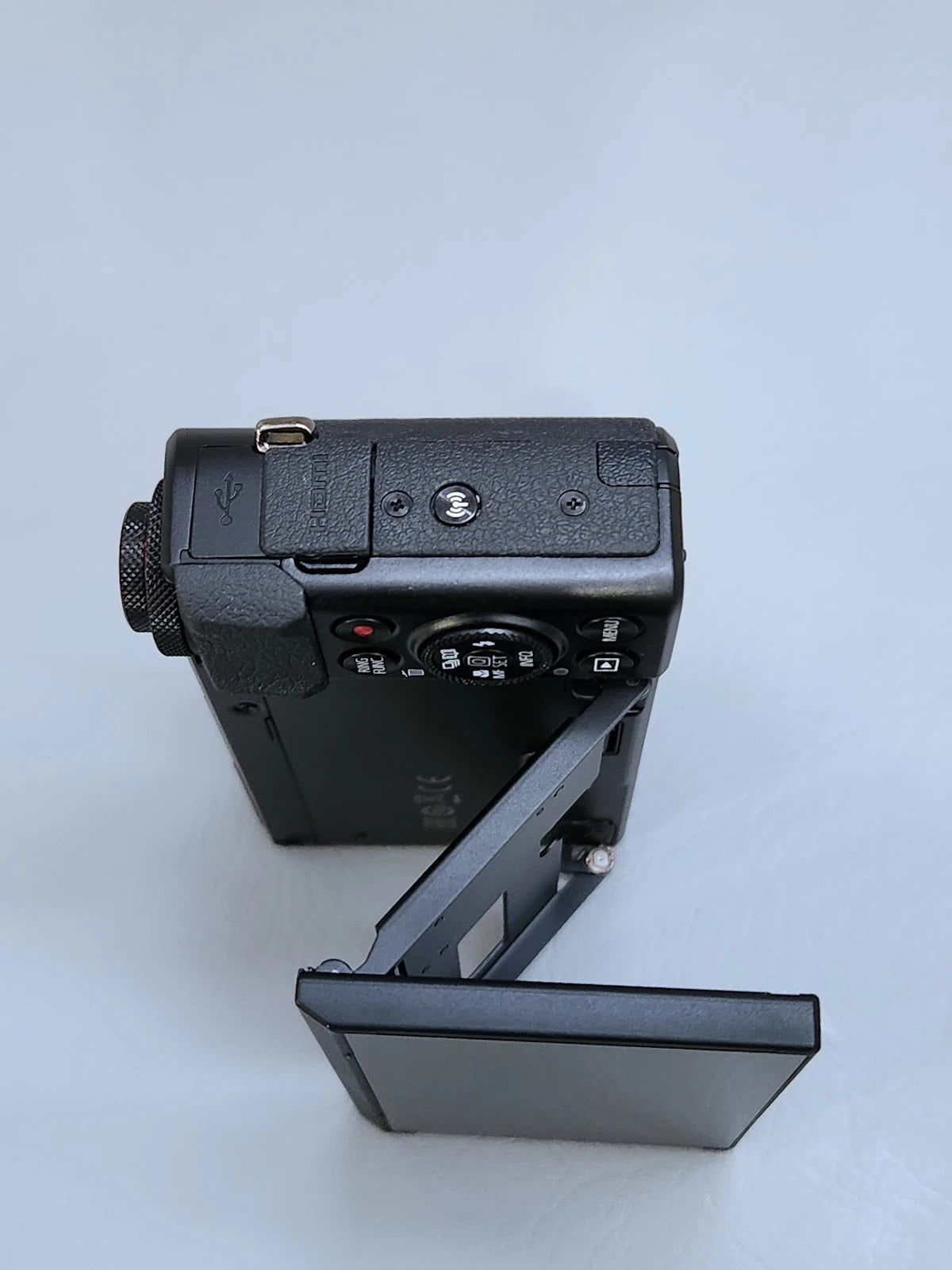 Canon G7X Mark II digital camera 20.1 MP 2 batteries. Original owner.
