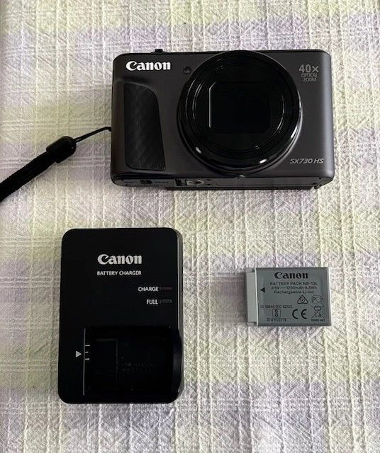 Canon PowerShot SX730 HS 20.3MP Digital Camera – Original Owner + 2 Camera Cases