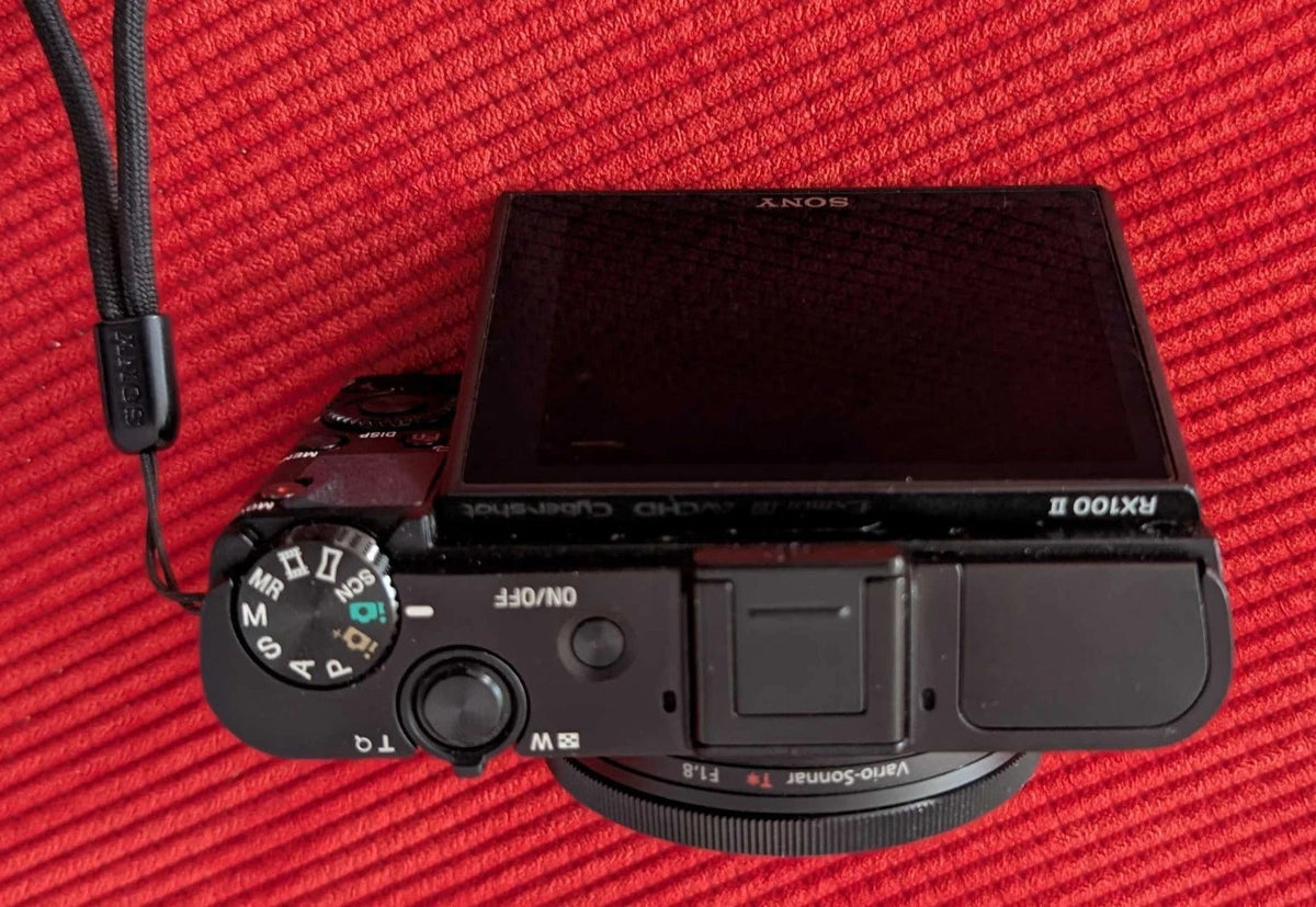 Sony DSC-RX100 II (DSC-RX100M2) Digital Camera, 20.2 MP, Black, Pouch+Spare Batt