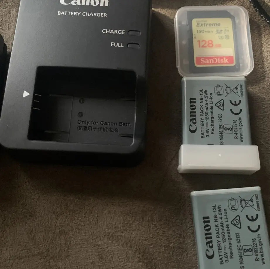 Canon G7X Mark II – Like New w/ Accessories, 128GB SD & Tripod