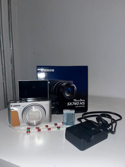 Canon PowerShot SX740 HS Compact Digital Camera 20.3MP – Silver