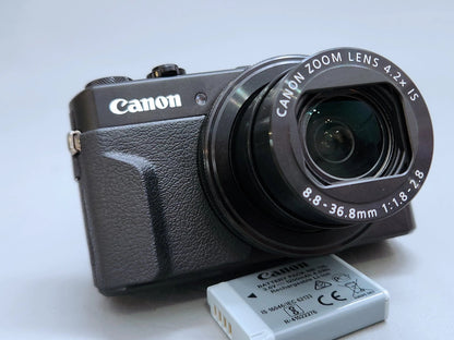 Canon G7X Mark II digital camera 20.1 MP 2 batteries. Original owner.