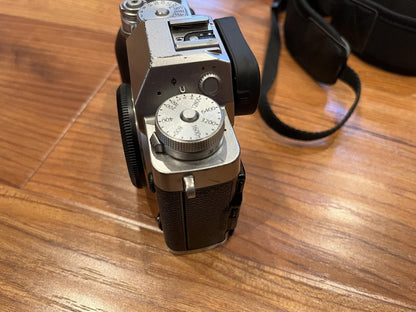 Fujifilm X-T3 26.1MP Mirrorless Digital Camera (Silver Body) – Only 1,000 Shutter Count