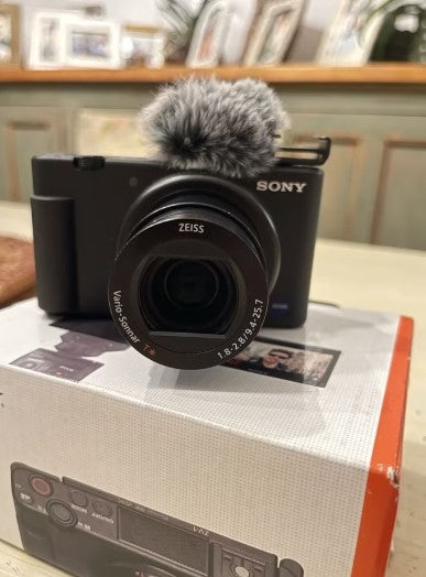Sony ZV-1 Vlogging Camera Compact Digital Camera – Like New