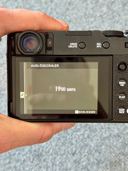 FUJIFILM X100 VI, black, very good condition, 1,900 shots