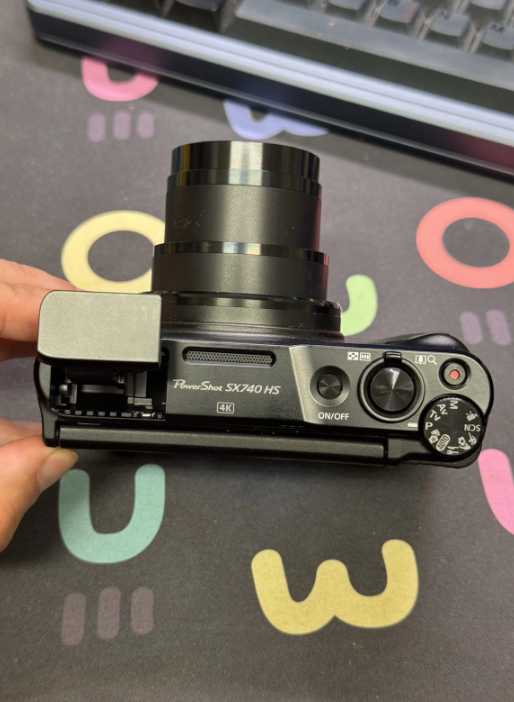Canon PowerShot SX740 HS 20.3MP Digital Camera - Black