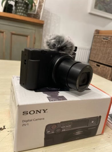 Sony ZV-1 Vlogging Camera Compact Digital Camera – Like New