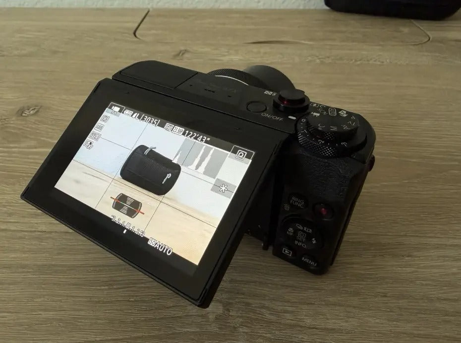 Canon PowerShot G7 x Mark II Digital Camera with Accessories