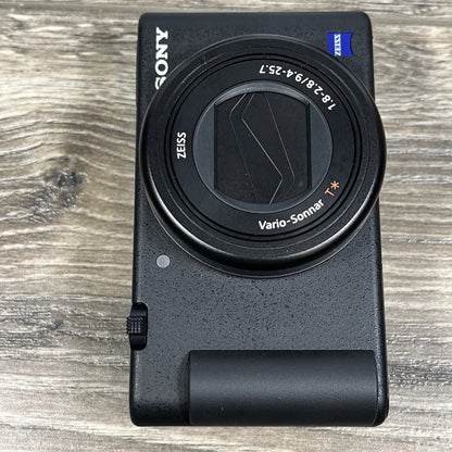 Sony ZV-1 Digital Camera 20.1MP 4K Vlog Zeiss Lens + Stand, Batteries, Charger