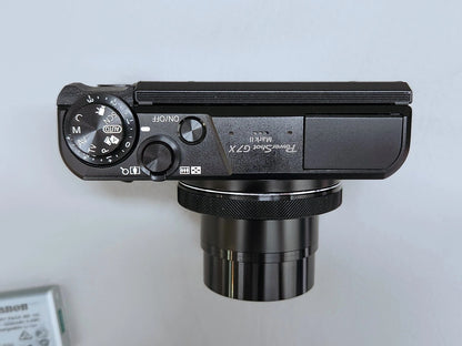Canon G7X Mark II digital camera 20.1 MP 2 batteries. Original owner.