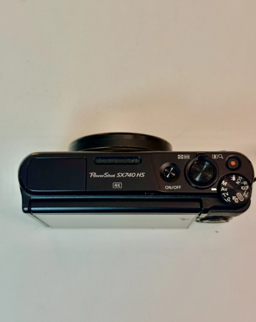 Canon PowerShot SX740 HS – 40x Optical Zoom Point & Shoot Camera with 4K Video