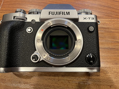 Fujifilm X-T3 26.1MP Mirrorless Digital Camera (Silver Body) – Only 1,000 Shutter Count
