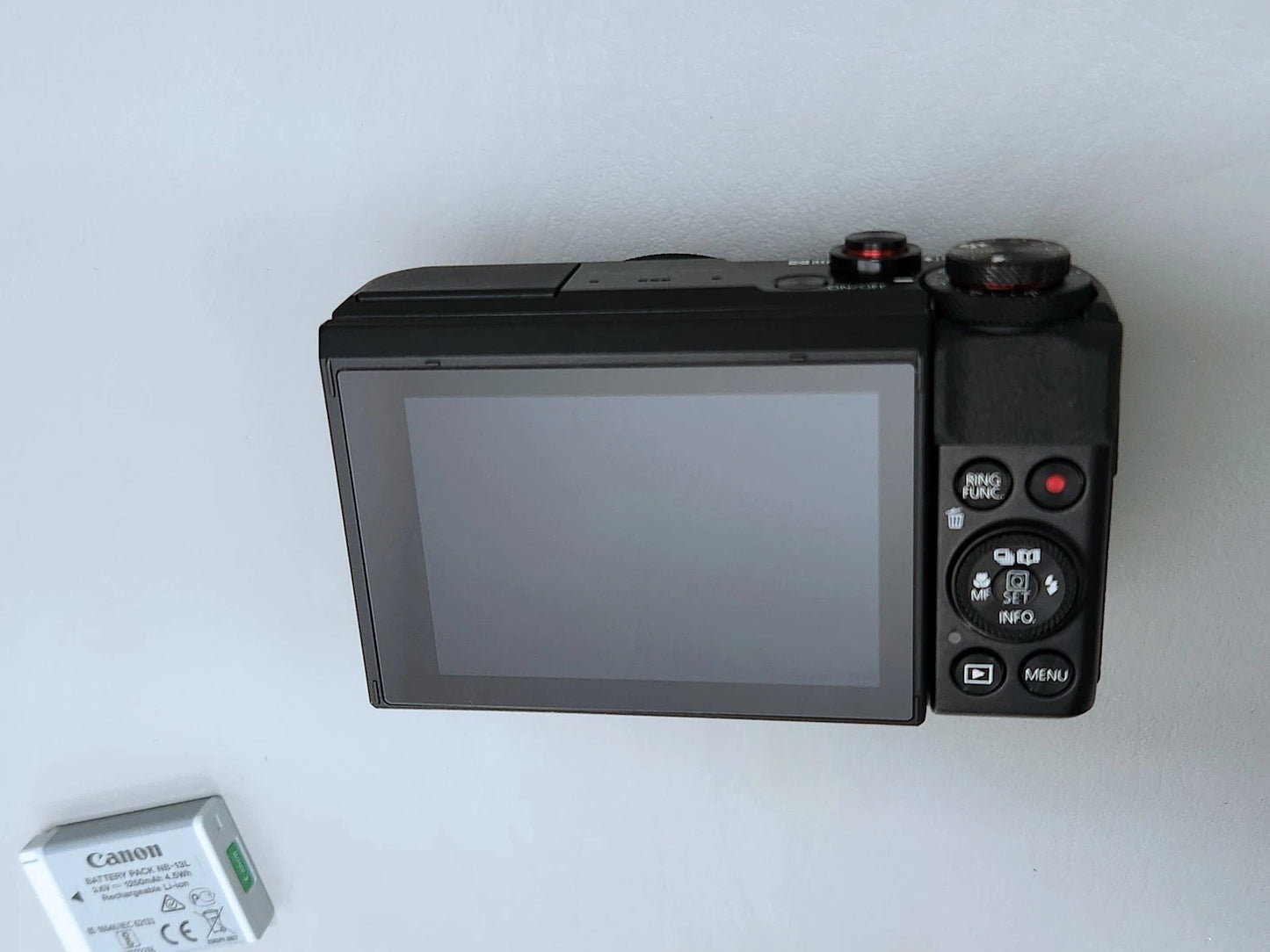 Canon G7X Mark II digital camera 20.1 MP 2 batteries. Original owner.