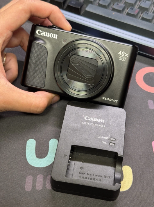 Canon PowerShot SX740 HS 20.3MP Digital Camera - Black