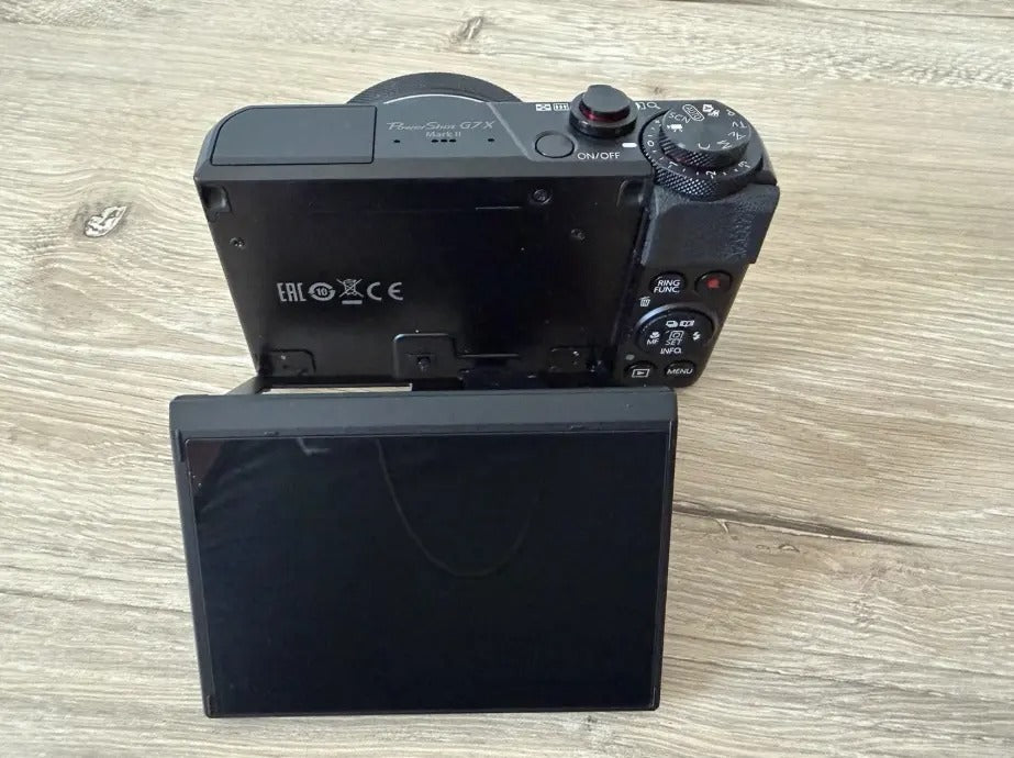 Canon PowerShot G7 x Mark II Digital Camera with Accessories