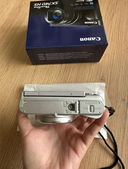 Canon PowerShot SX740 HS Compact Digital Camera 20.3MP – Silver