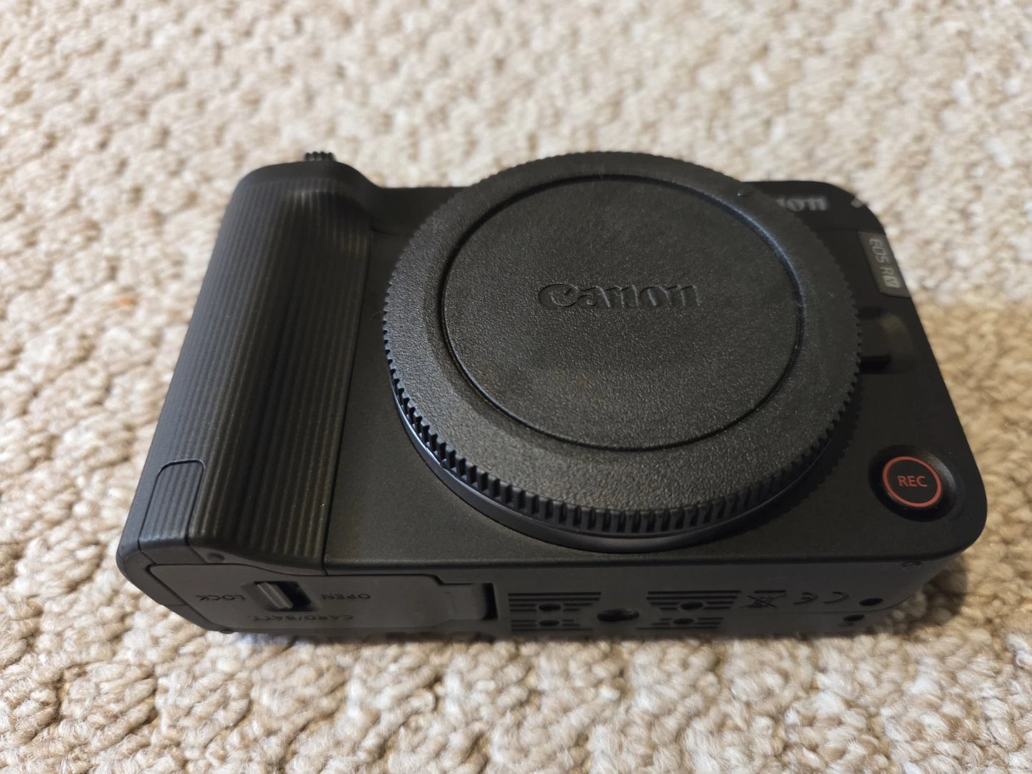 Canon EOS R50 V Mirrorless Camera with Extras – Excellent Condition Digital Camera
