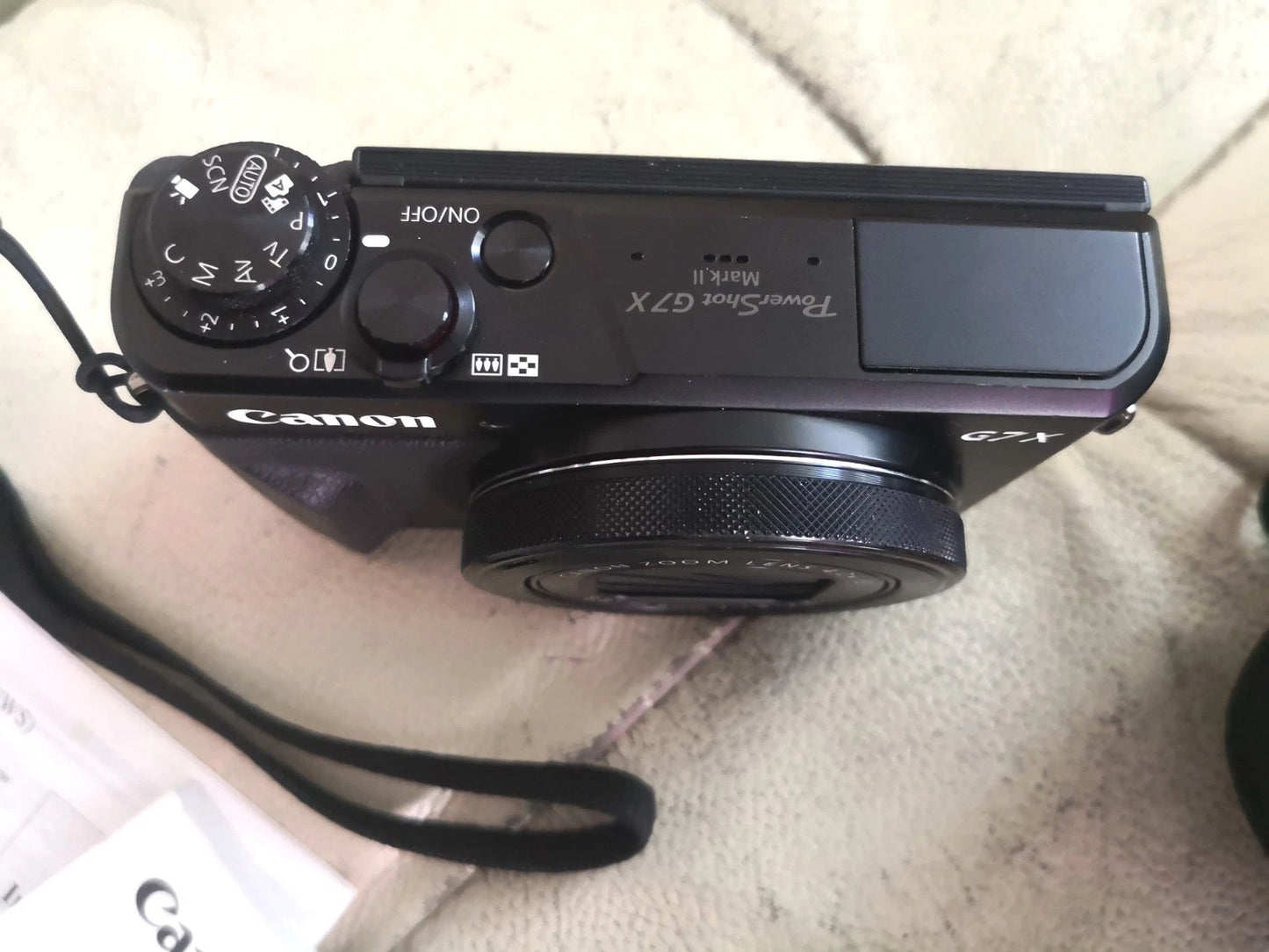Stunning Canon PowerShot G7 X Mark II Compact Digital Camera Vlog Kit