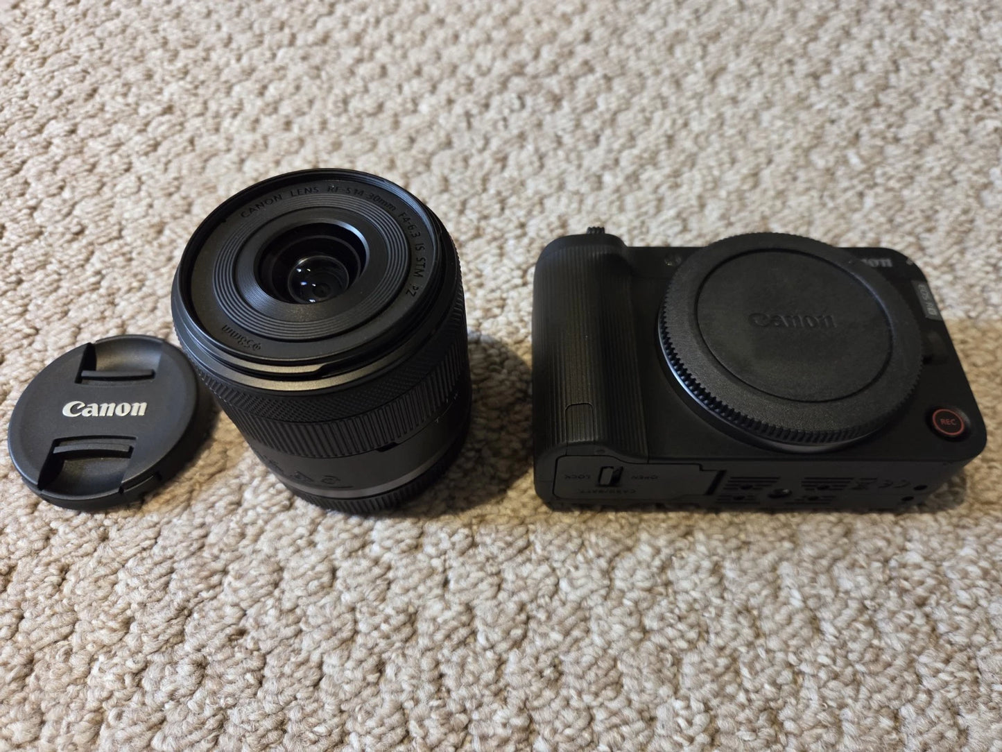 Canon EOS R50 V Mirrorless Camera with Extras – Excellent Condition Digital Camera