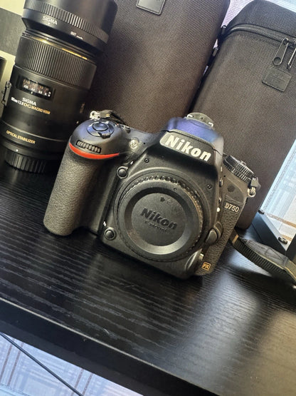 Nikon D750 24.3MP Digital SLR Camera Body Black 3.2in Screen USB HDMI