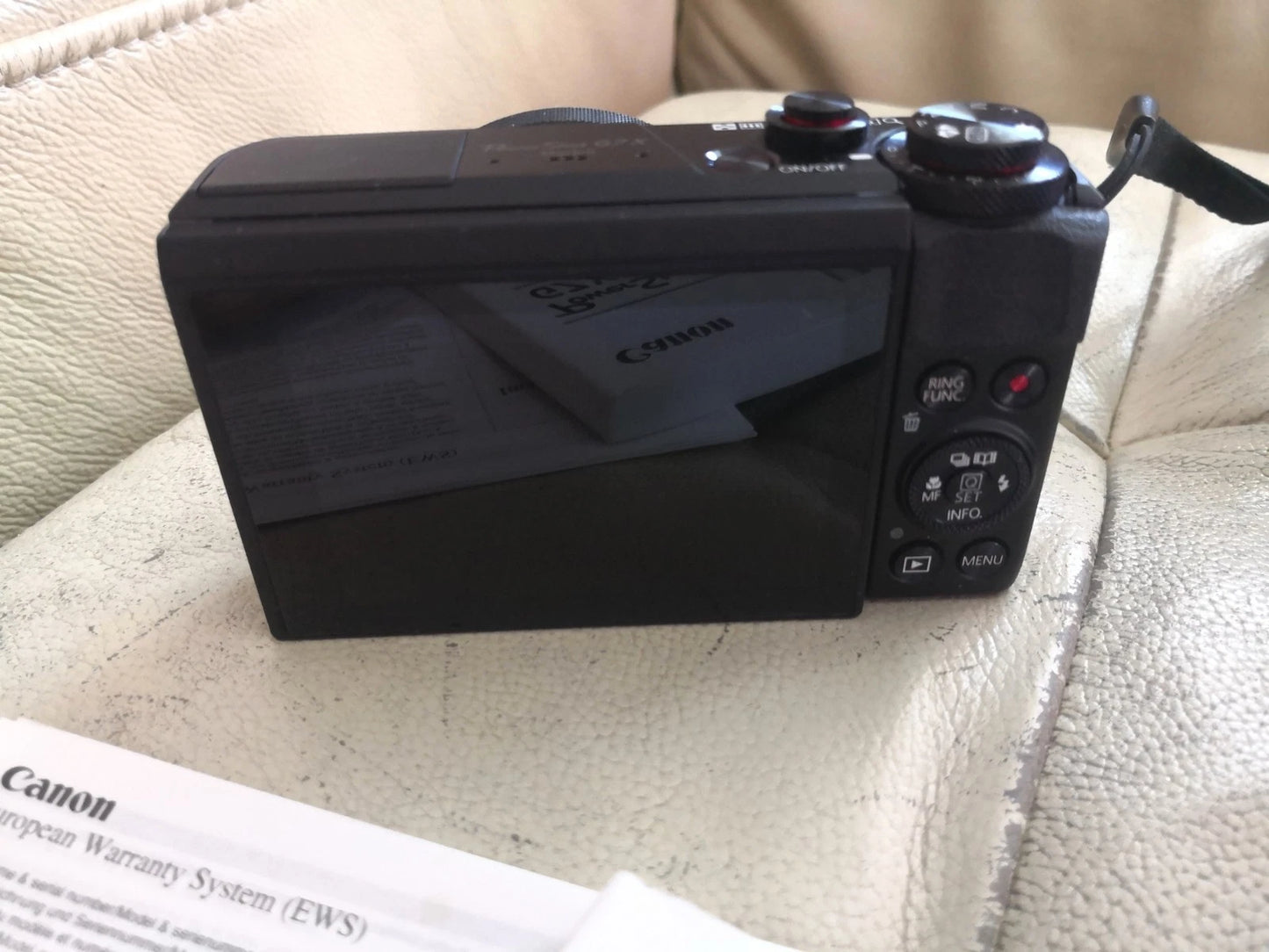 Stunning Canon PowerShot G7 X Mark II Compact Digital Camera Vlog Kit