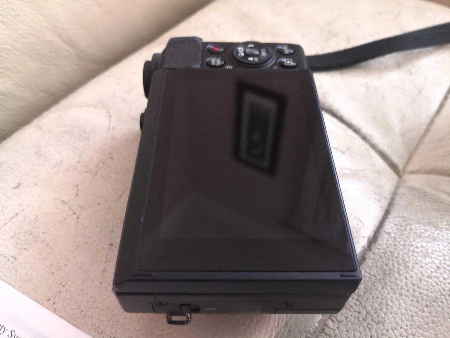 Stunning Canon PowerShot G7 X Mark II Compact Digital Camera Vlog Kit