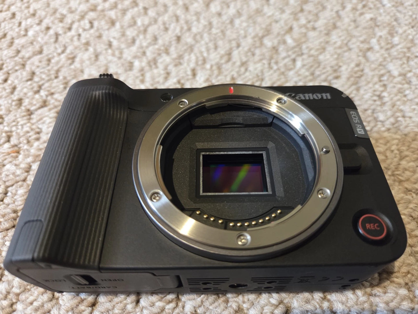 Canon EOS R50 V Mirrorless Camera with Extras – Excellent Condition Digital Camera