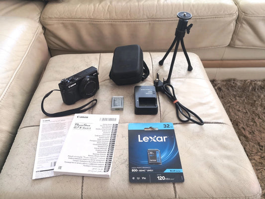 Stunning Canon PowerShot G7 X Mark II Compact Digital Camera Vlog Kit
