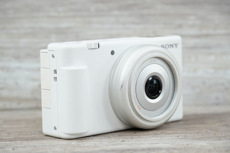 Sony ZV 1F Vlog Camera for Content Creators and Vloggers White UNTESTED