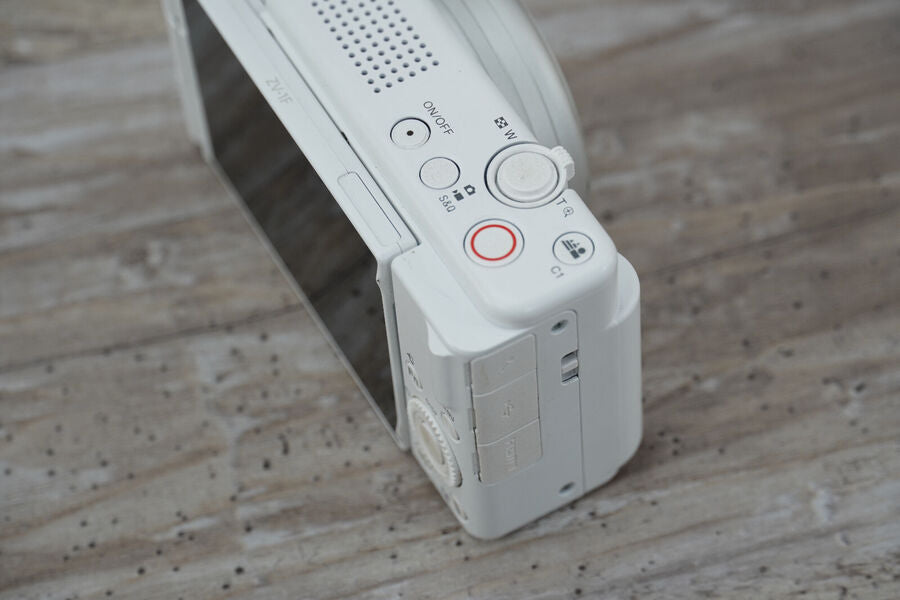 Sony ZV 1F Vlog Camera for Content Creators and Vloggers White UNTESTED