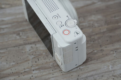 Sony ZV 1F Vlog Camera for Content Creators and Vloggers White UNTESTED