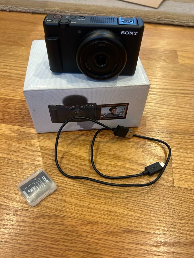 Sony ZV-1F Digital Vlog Camera Wide Angle Swivel-Screen w Memory Card